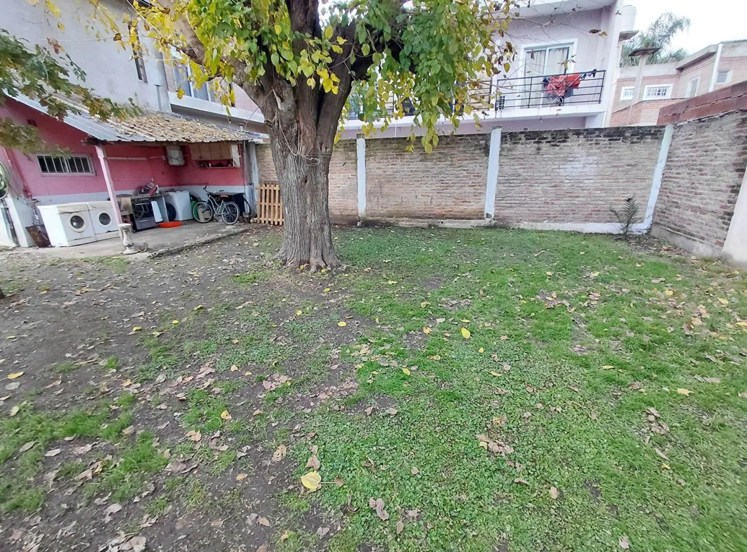 VENTA CASA 3 AMB  2 PLANTAS AMPLIO PARQUE 2