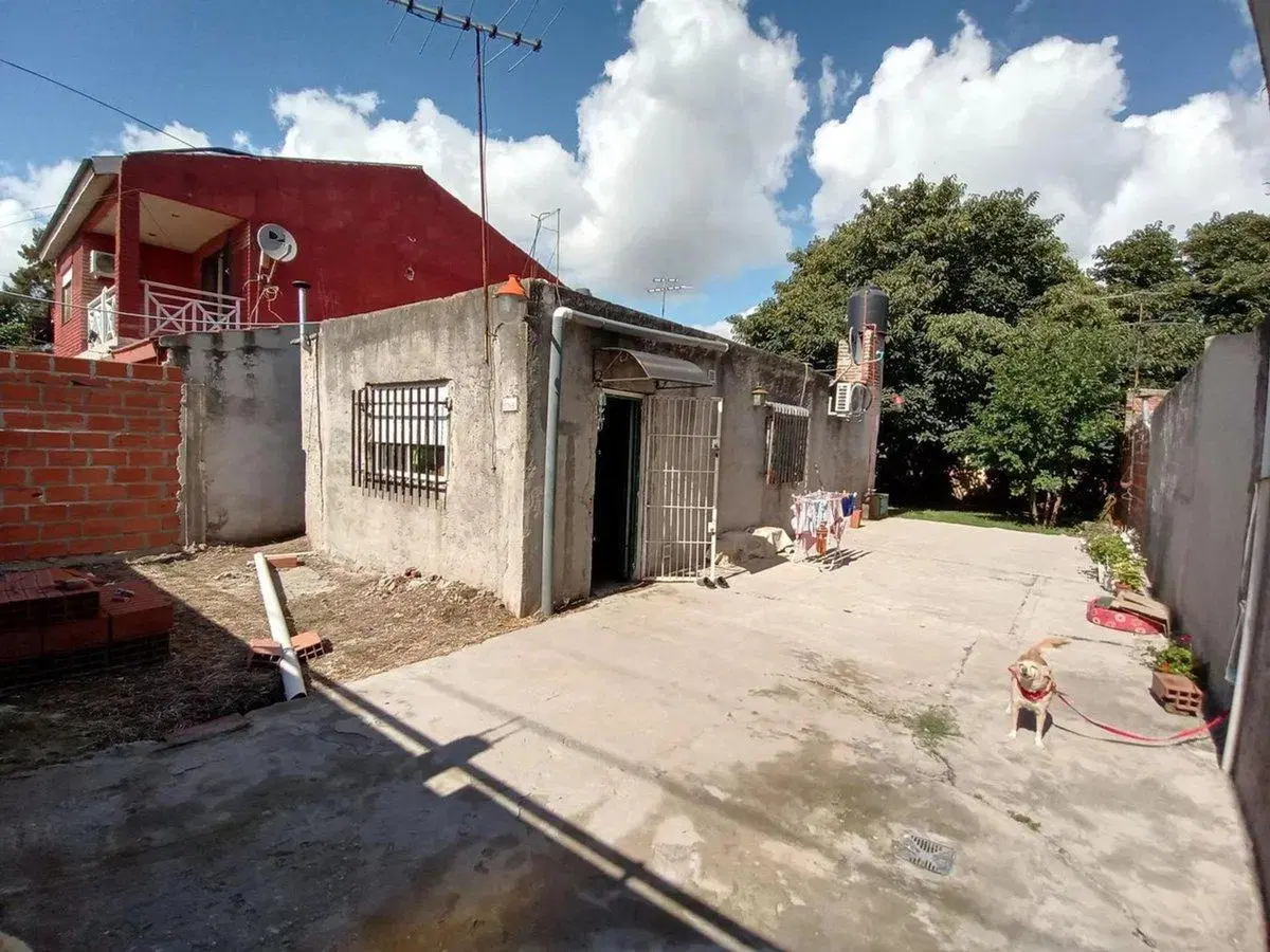 VENTA CASA GONZALEZ CATAN C/ JARDÍN SOBRE ASFALTO 8