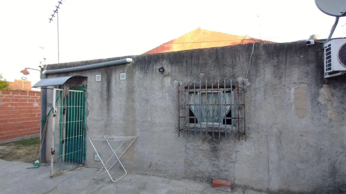 VENTA CASA GONZALEZ CATAN C/ JARDÍN SOBRE ASFALTO 2