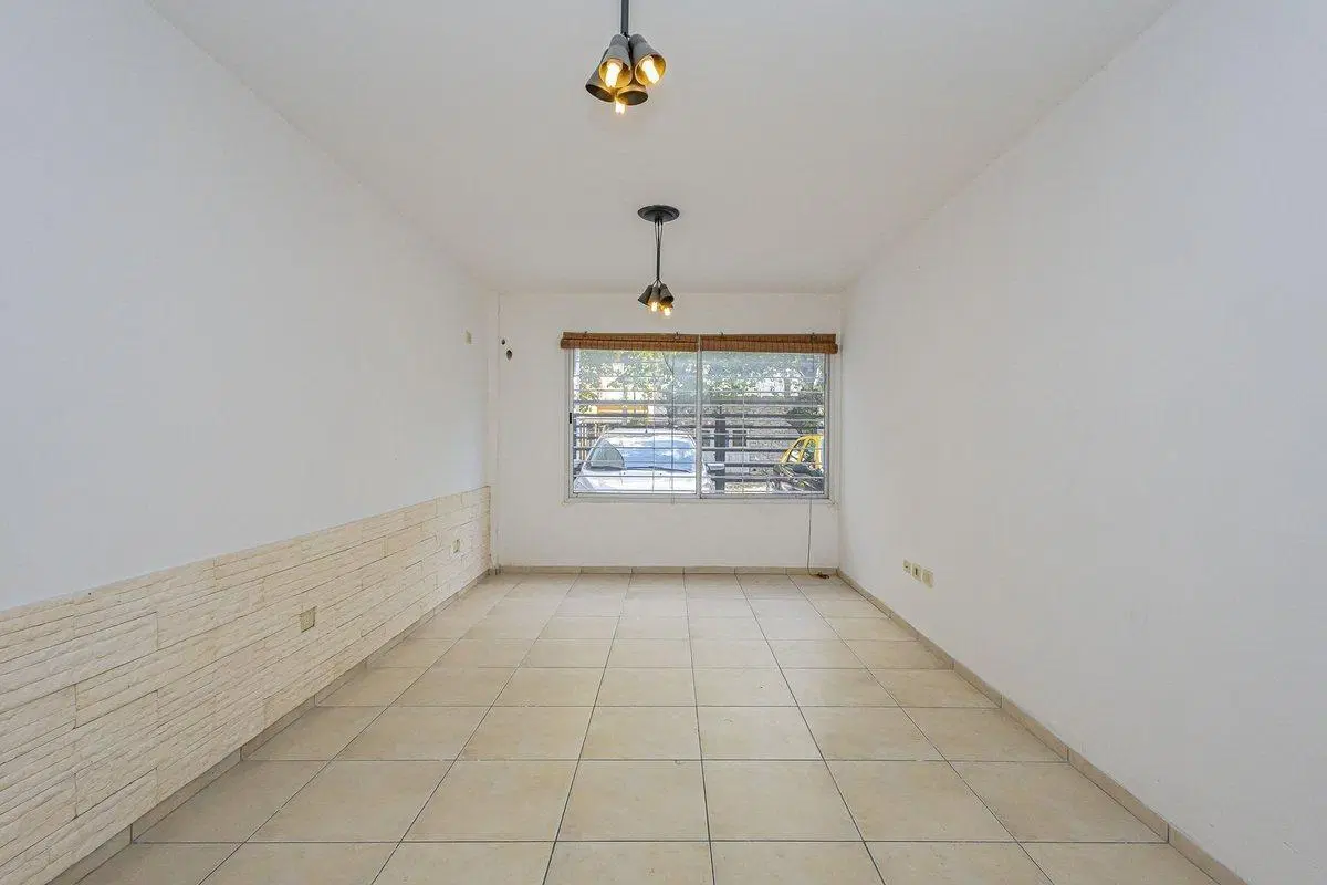 VENTA DE MONOAMBIENTE COCHERA MORON. APTO CREDITO. 3