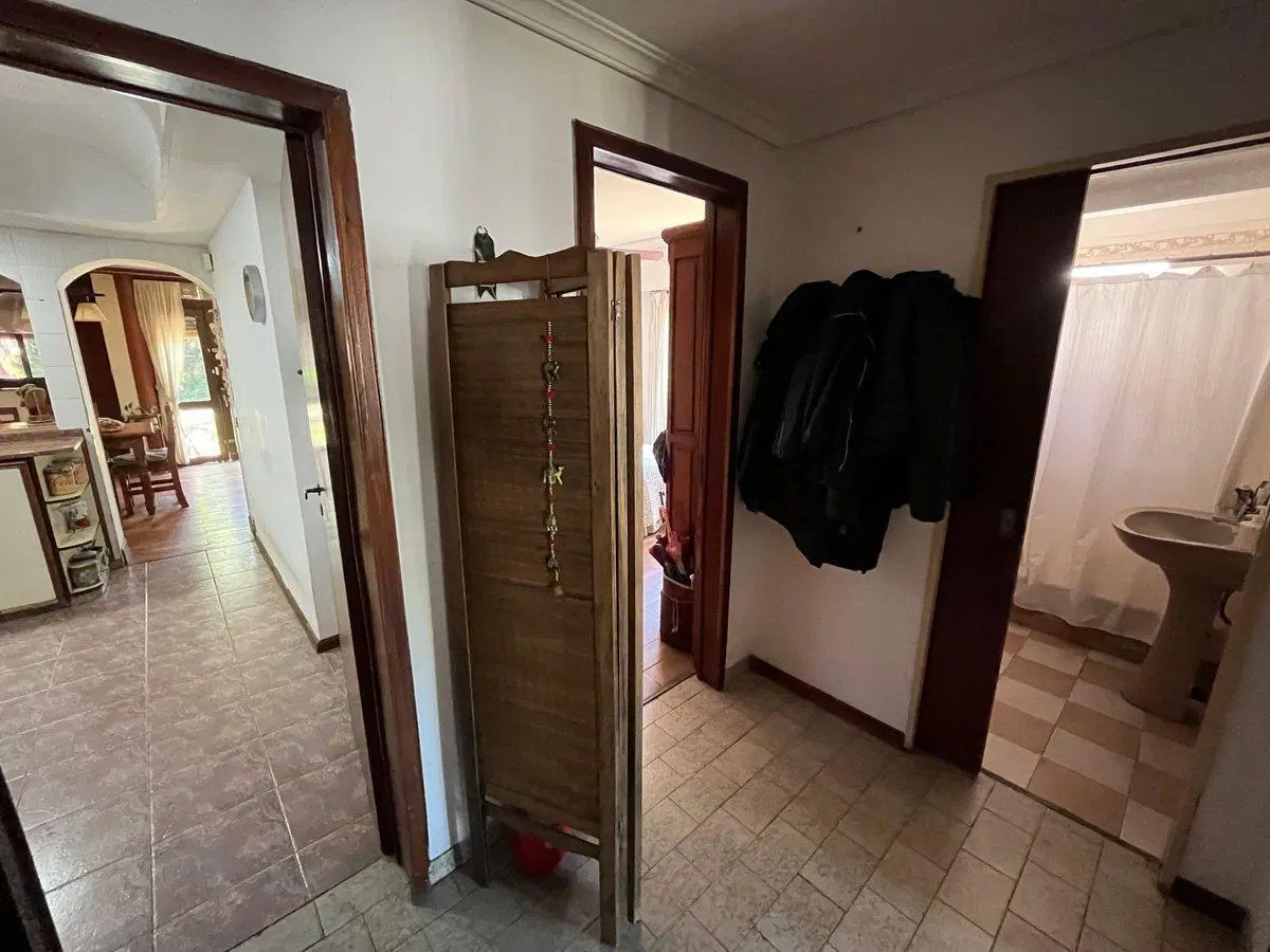 VENTA CASA 6 AMBIENTES PATIO Y COCHERA ITUZAINGO 4
