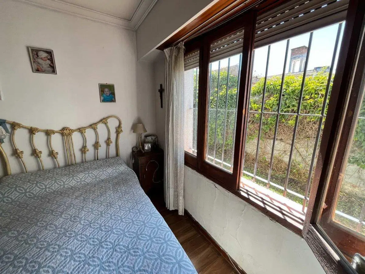 VENTA CASA 6 AMBIENTES PATIO Y COCHERA ITUZAINGO 2