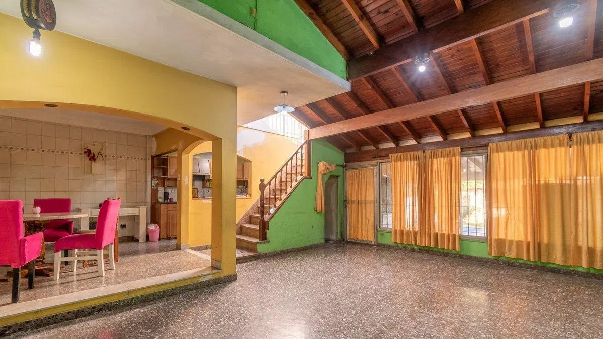 VENTA CASA 5 AMB. C/ PILETA I. CASANOVA 3