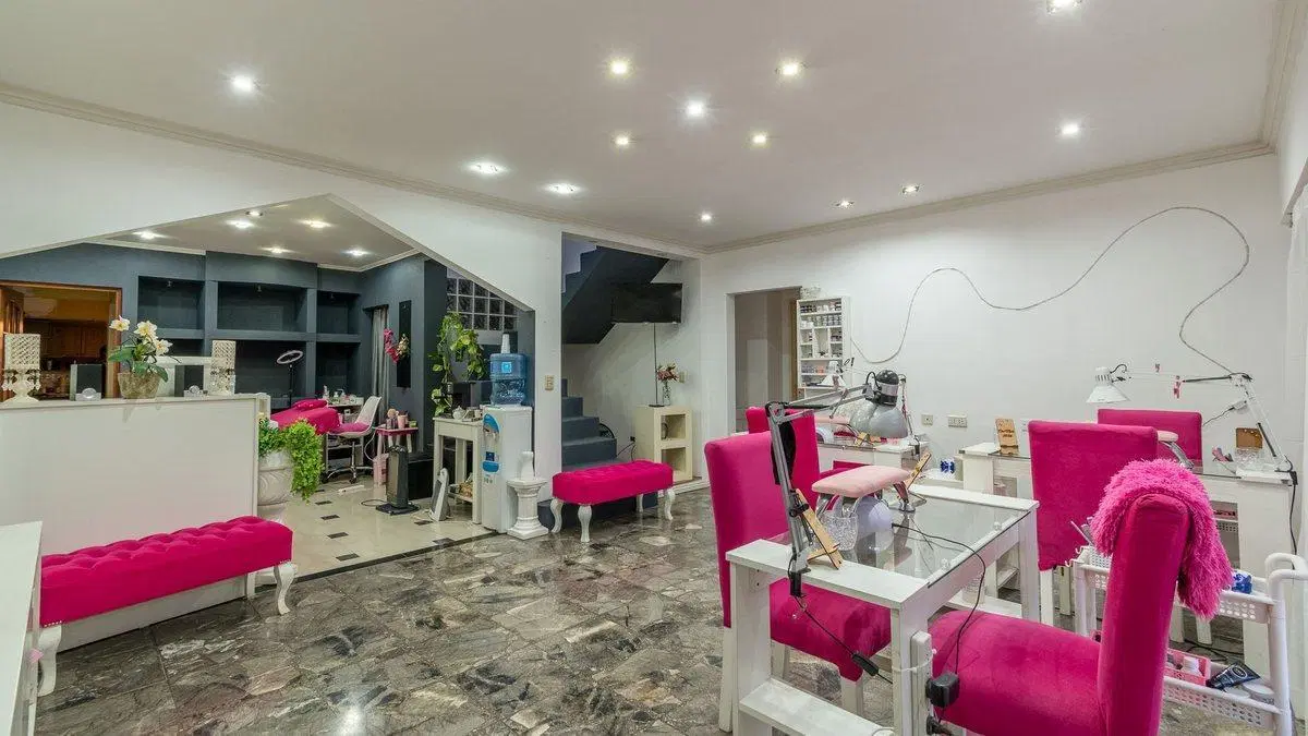 VENTA CASA 5 AMB. C/ PILETA I. CASANOVA 2