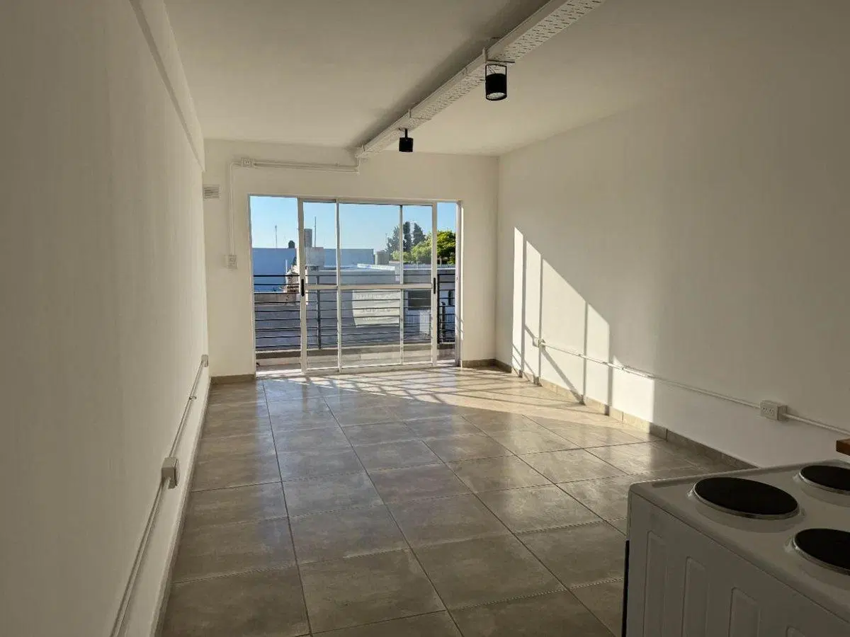 Venta Depto Monoambiente con balcón Billinghurst 2