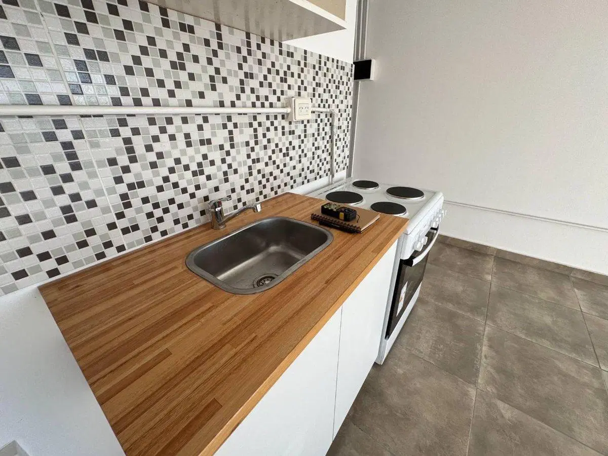 Venta Depto Monoambiente con balcón Billinghurst 4