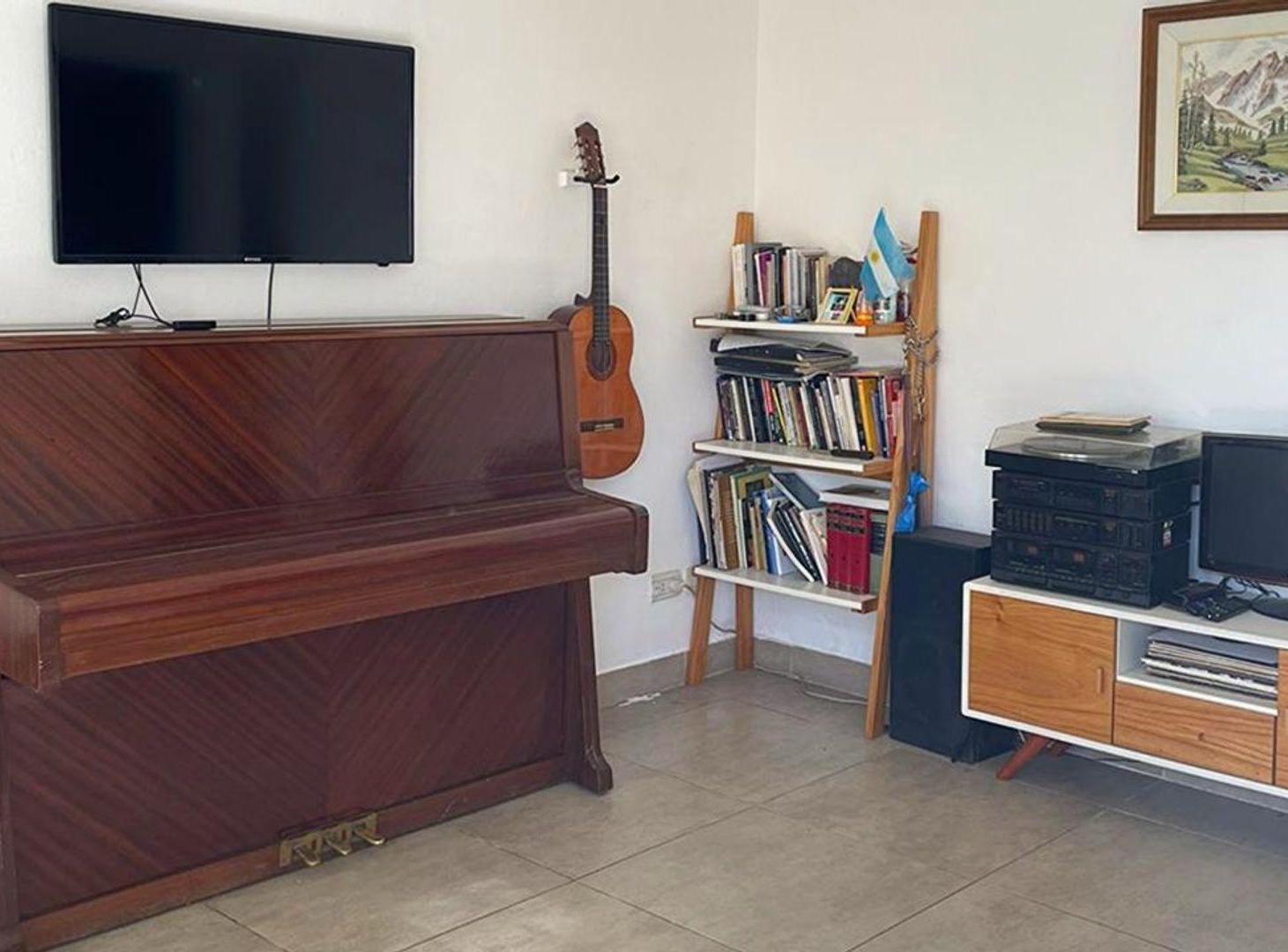 Venta PH 3 amb. c/terraza, apto crédito Castelar