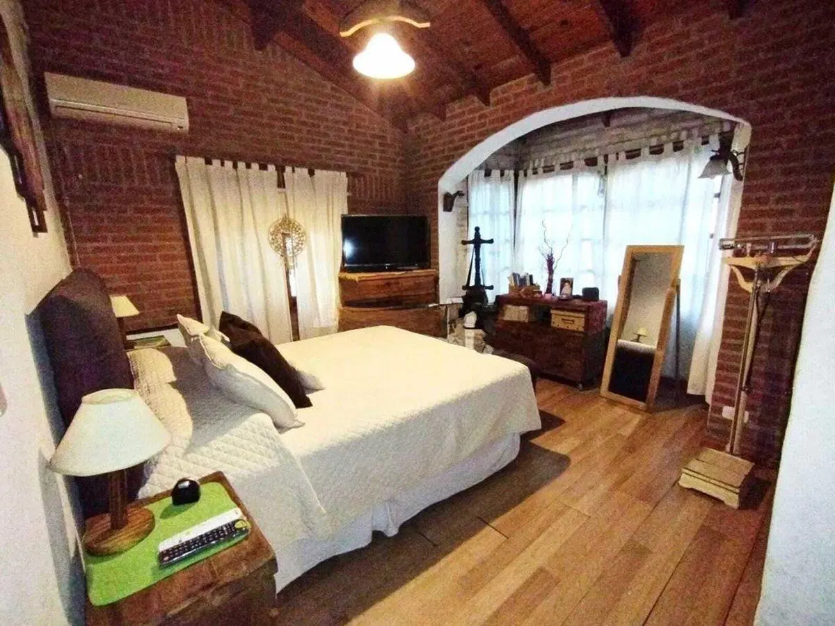 CASA QUINTA 4 AMBIENTES, QUINCHO Y PILETA 4