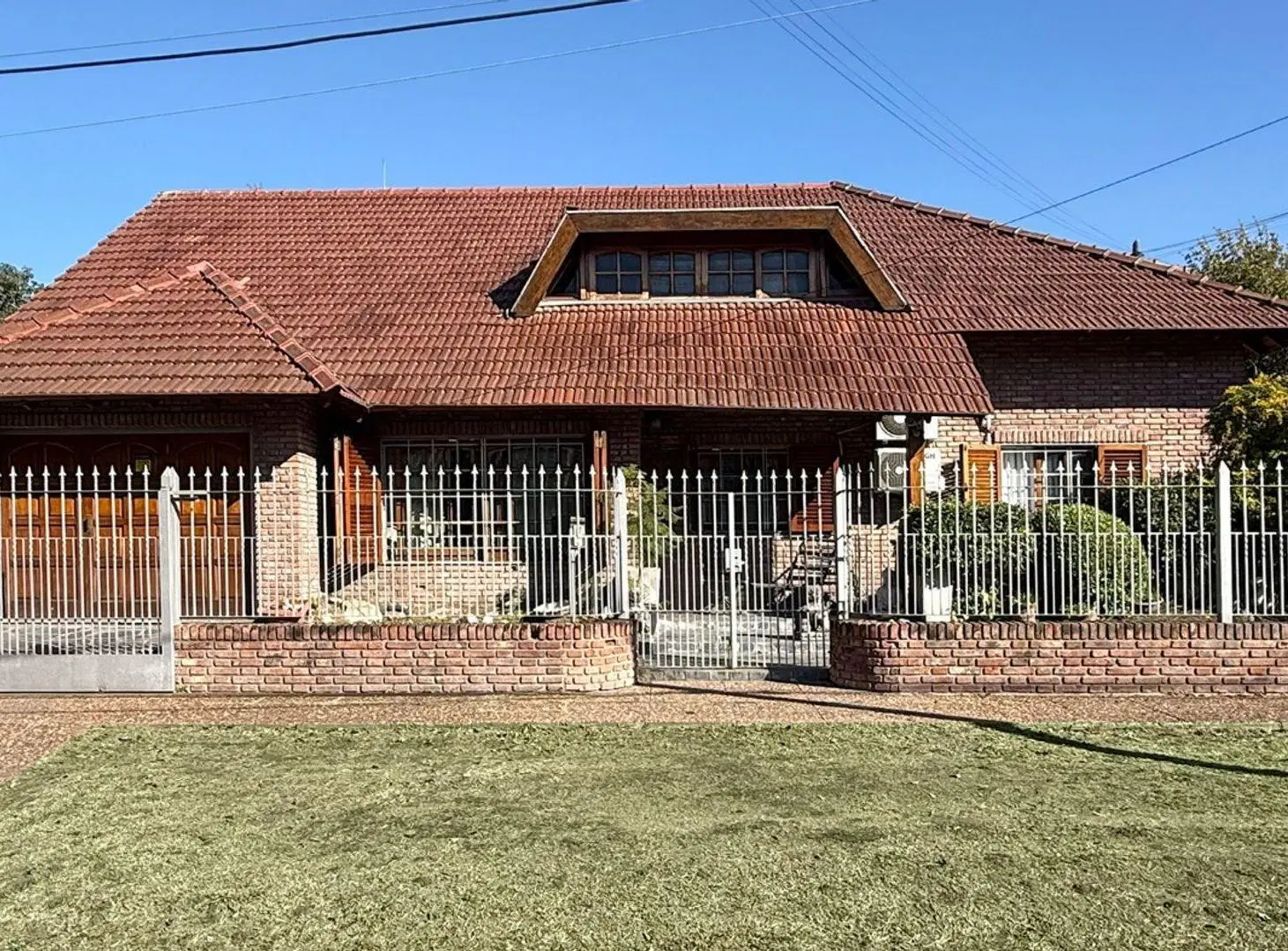VENTA CASA 4 AMB HURLINGHAM LOTE 440 M2 C/ PILETA 5