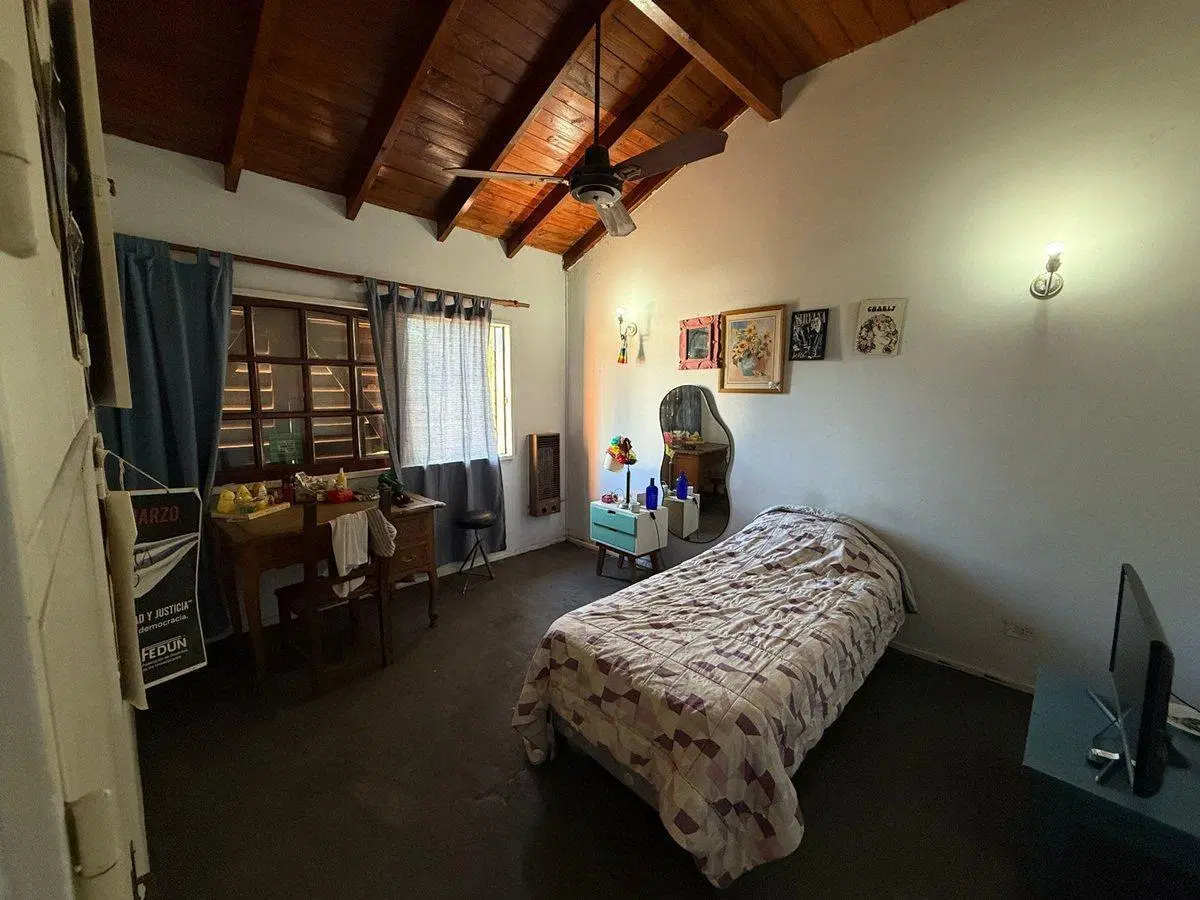 Venta casa 5 amb.  Hurlingham, Apto Credito 8