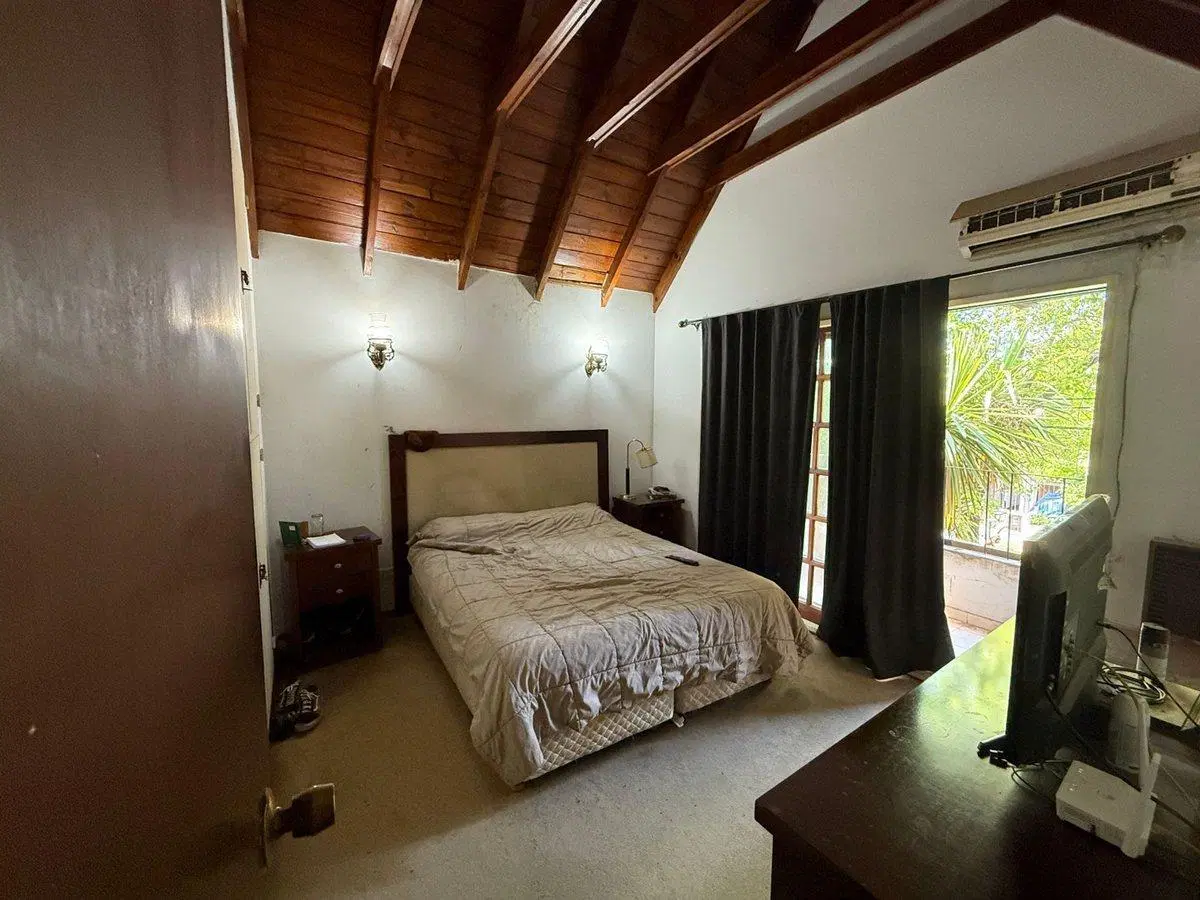 Venta casa 5 amb.  Hurlingham, Apto Credito 3