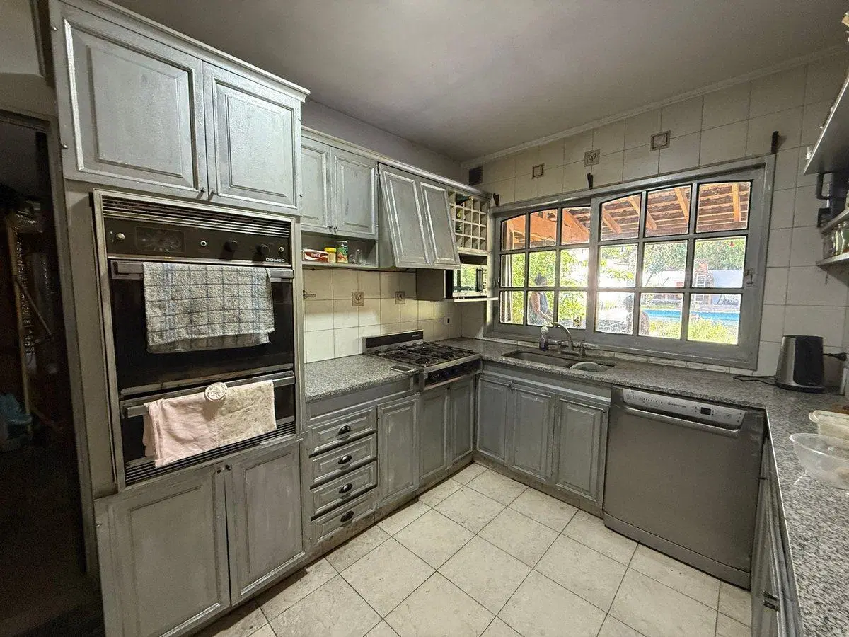Venta casa 5 amb.  Hurlingham, Apto Credito 5