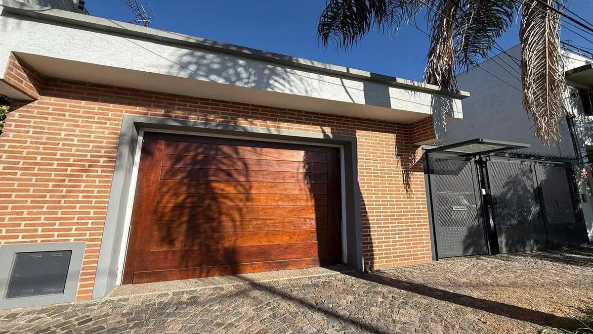 VENTA CASA 4 AMB EN CASTELAR CON QUINCHO Y PILETA 3
