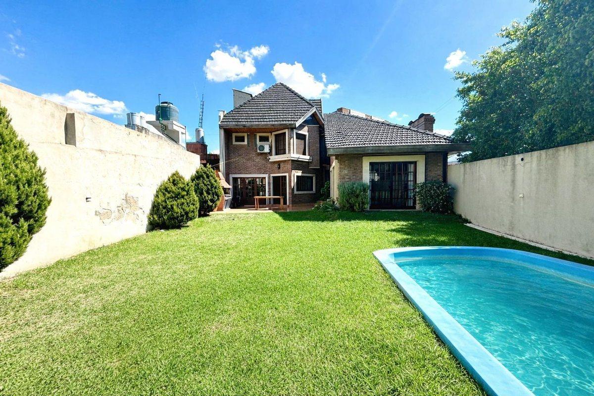 Venta Casa 4 amb - parque y pileta - Ramos Mejía