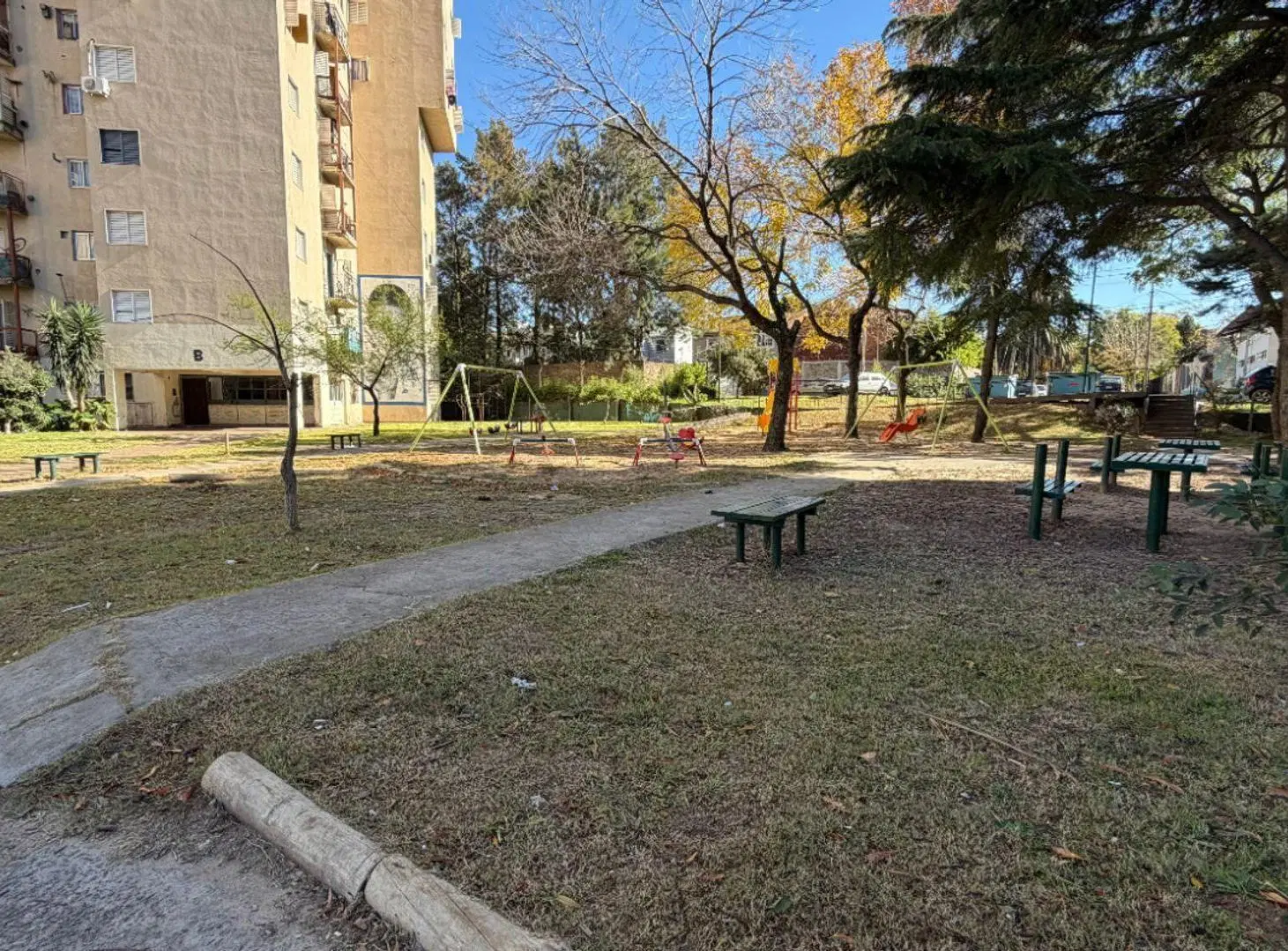 VENTA DPTO 3 AMB CON BALCON Y COCHERA EN BECCAR 8