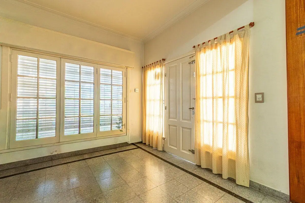 CASA VENTA 4 AMB  BARRIO MARINA VILLA LUZURIAGA 4