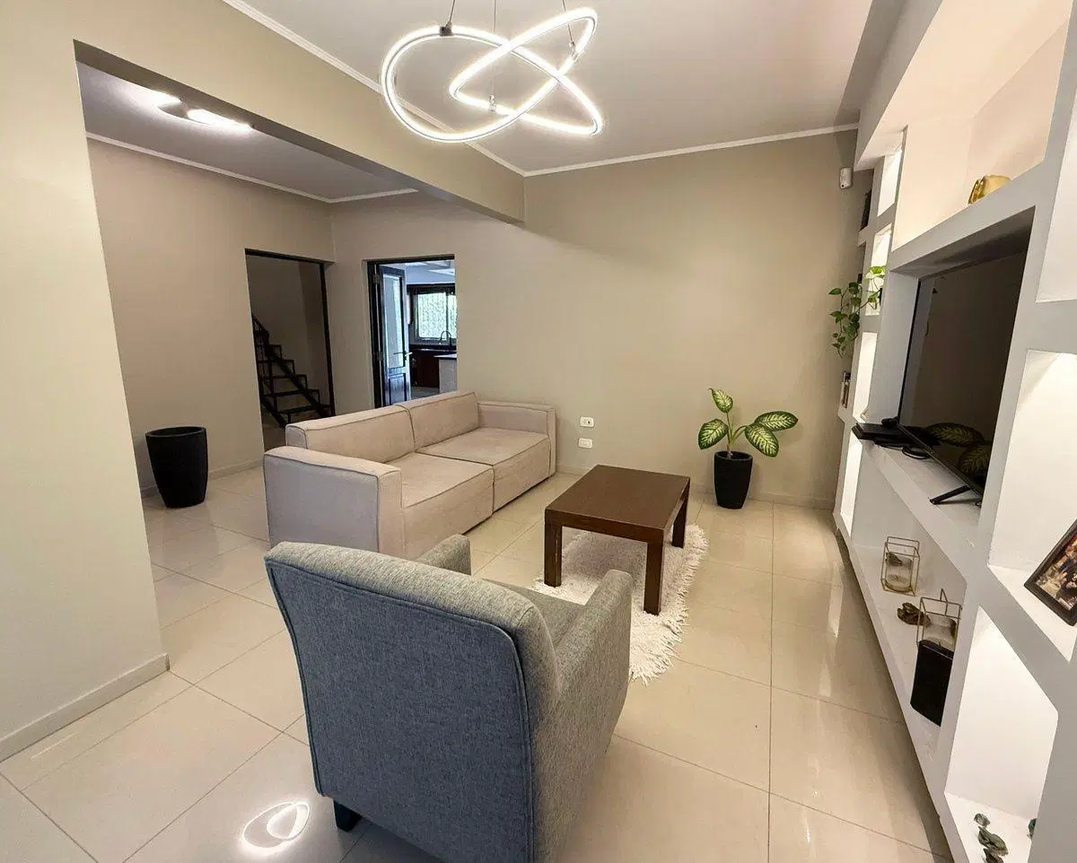 VENTA CASA 5 AMB.  C/ PILETA EN ITUZAINGO CENTRO 3