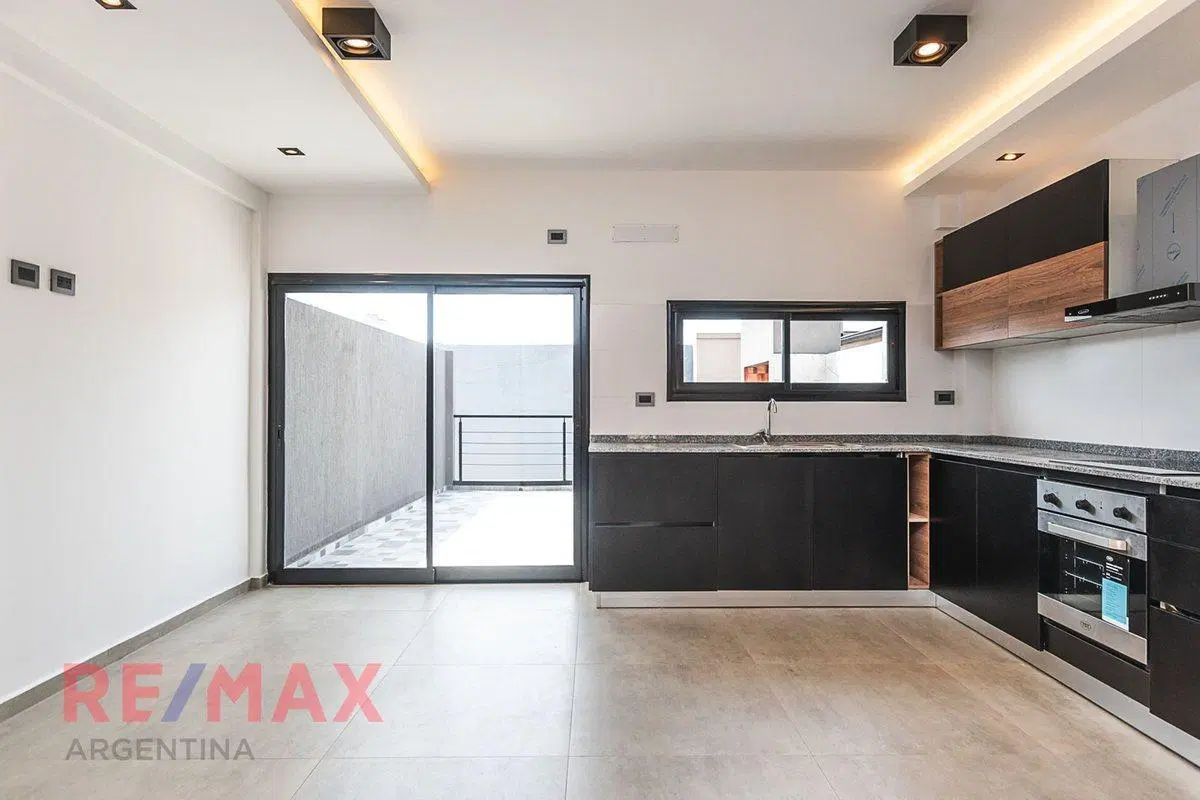 VENTA DE DEPARTAMENTO TIPO DUPLEX EN RAMOS MEJIA 2