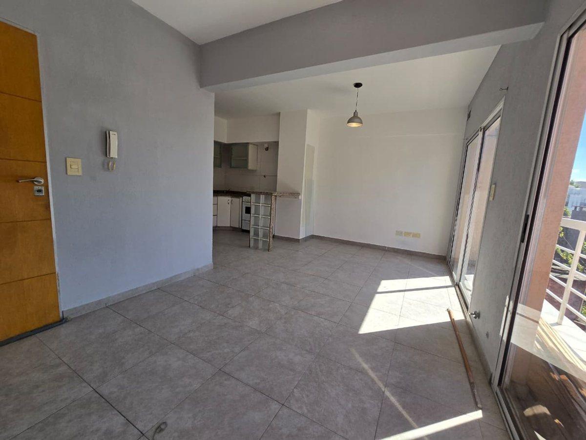 Venta zona oeste Ramos Mejia depto 2 Amb /balcon