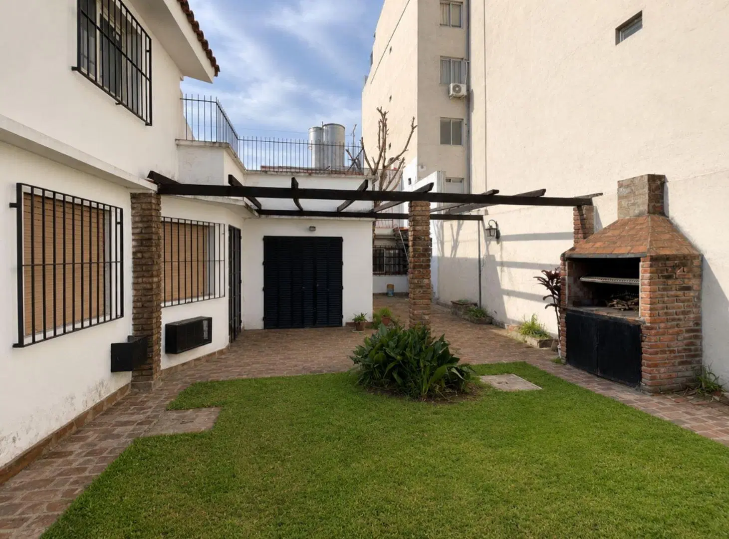 CASA 5 AMBIENTES EN VENTA EN RAMOS MEJIA CENTRO 4