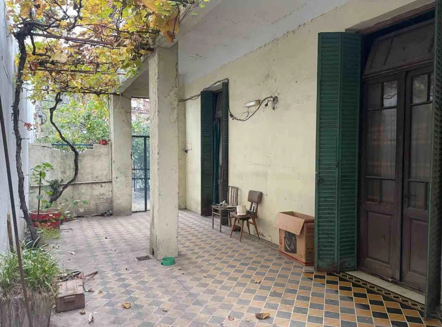Venta Casa 4 Amb, Santos Lugares, c/patio. Exc.Ubi 4