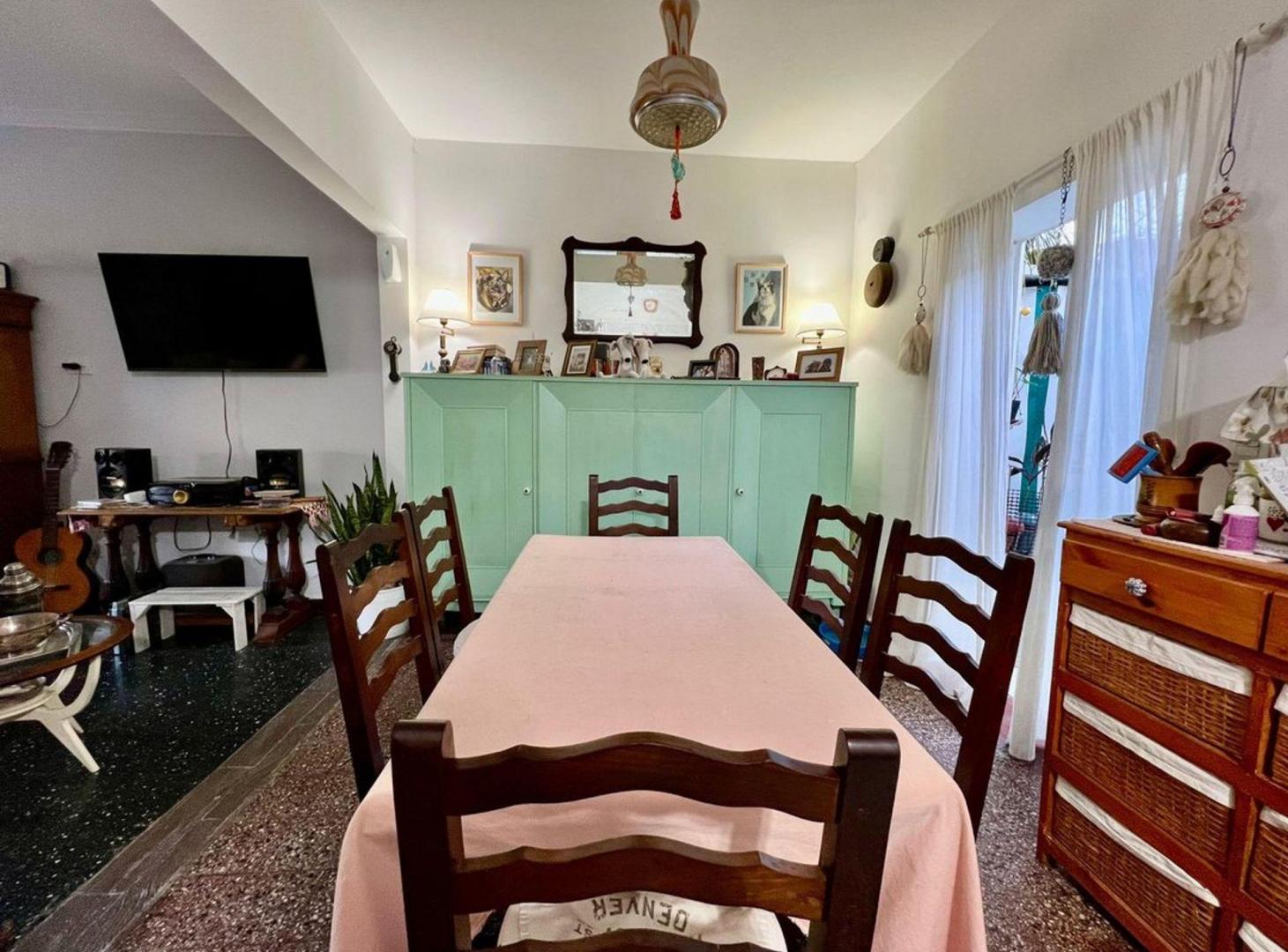Venta Casa 4 Amb, San Martin, c/patio. Refaccionad