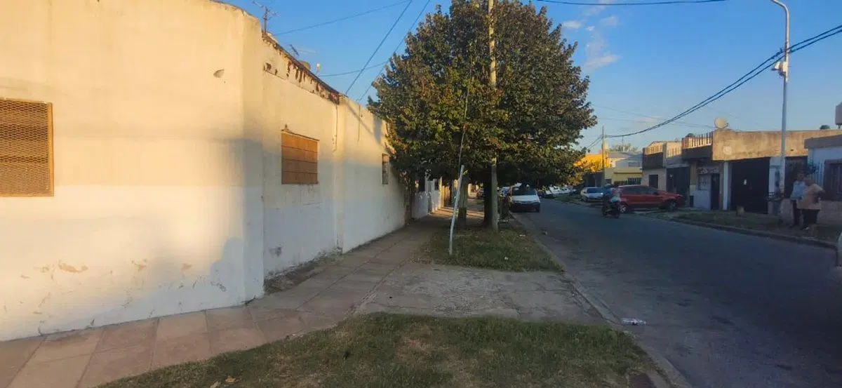 CASA 3AMB/ MULTIFAMILIAR ESQUINA A RECICLAR VENTA 2
