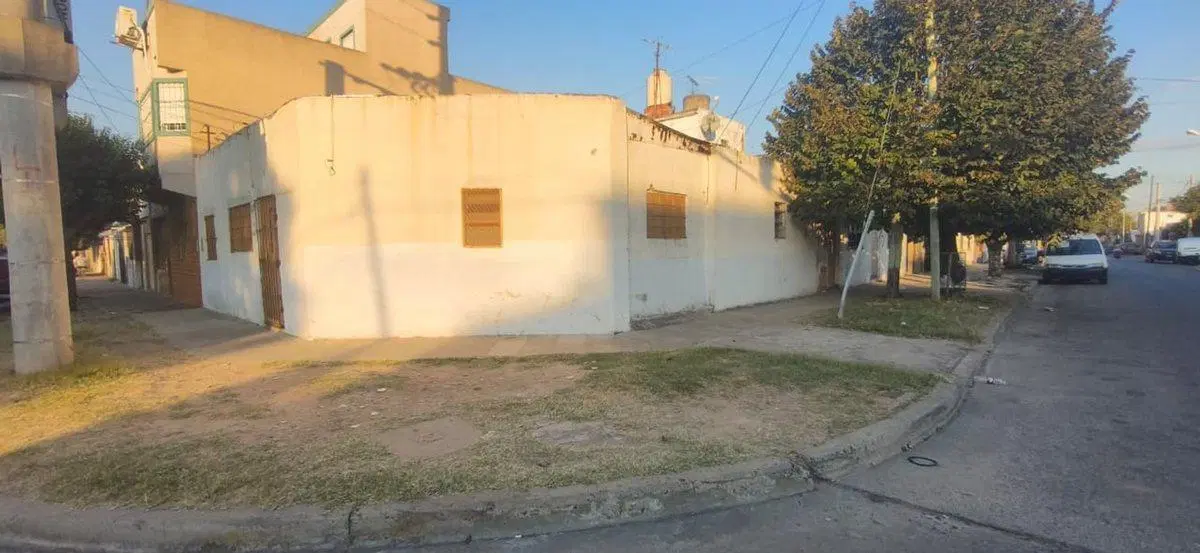 CASA 3AMB/ MULTIFAMILIAR ESQUINA A RECICLAR VENTA 4