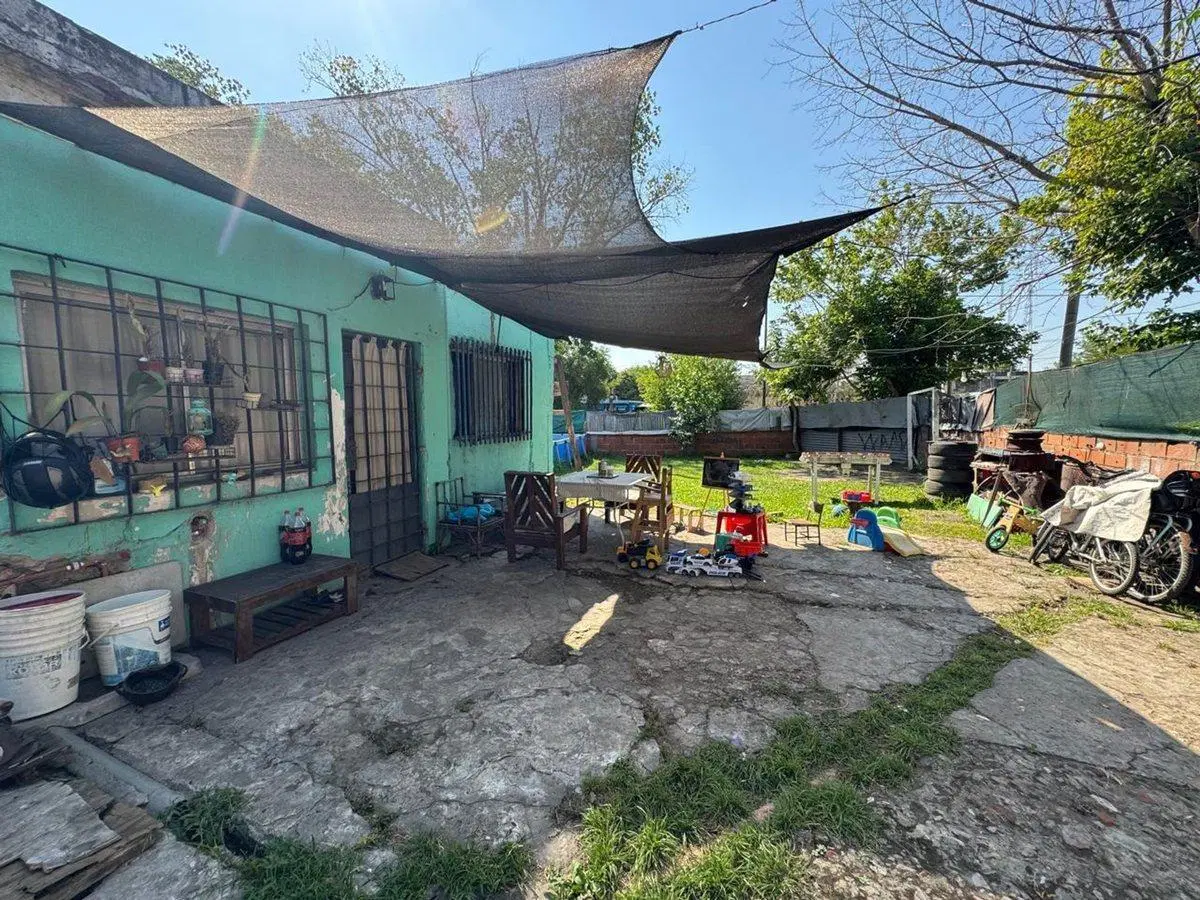 CASA EN VENTA 3 AMB EN RICARDO ROJAS 8