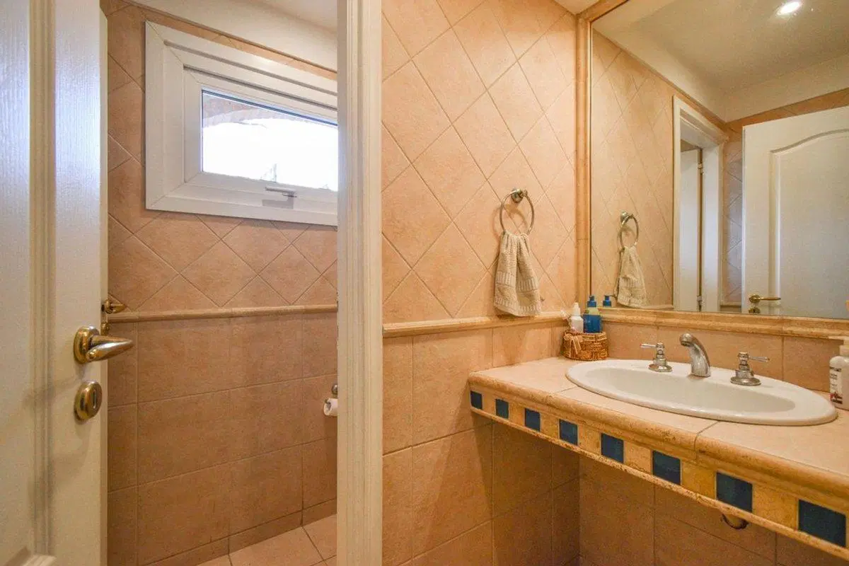 Venta Casa zona residencial de Haedo 3