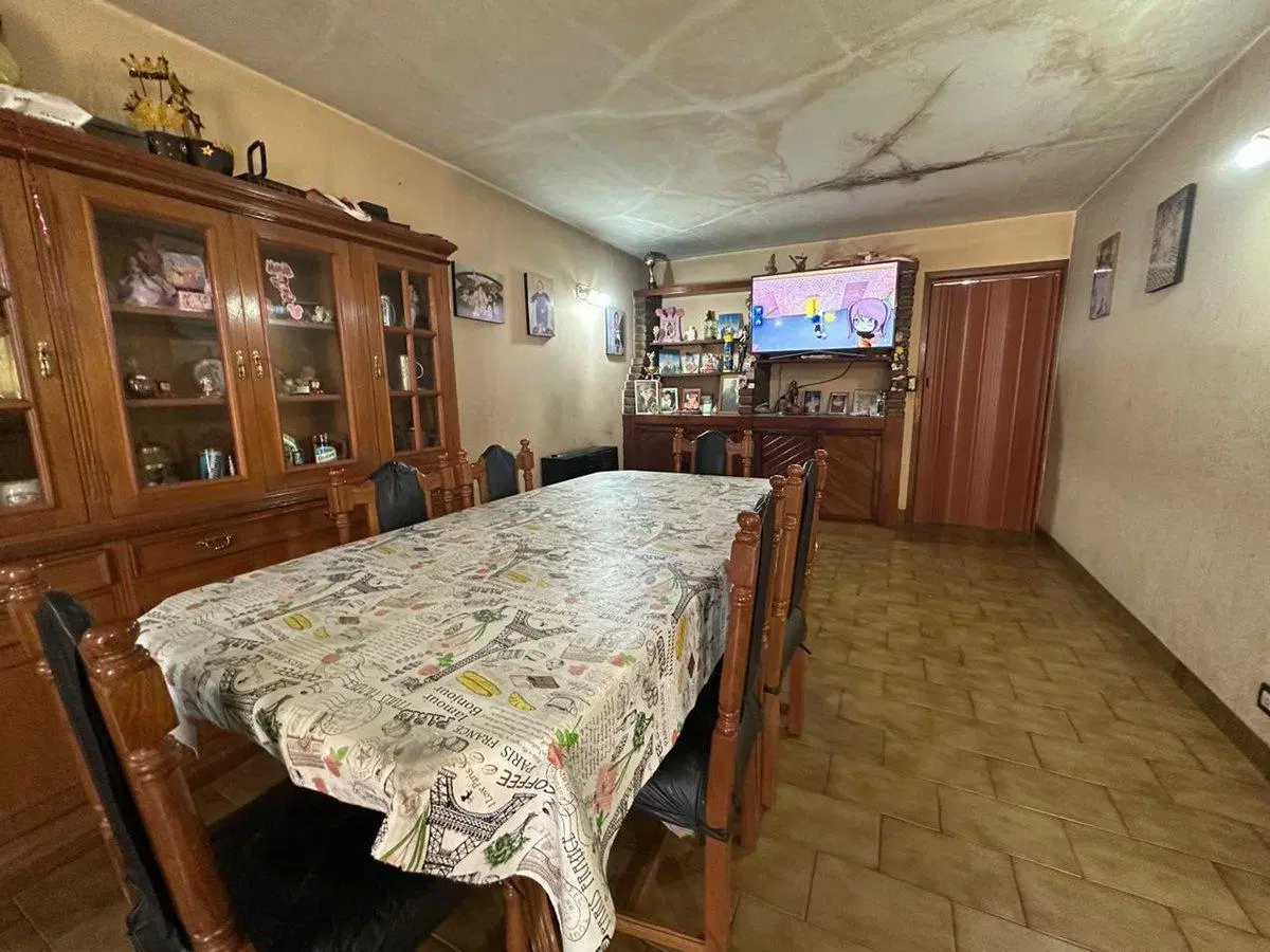 VENTA CASA 5 AMBIENTES /QUINCHO EN VILLA TESEI 5