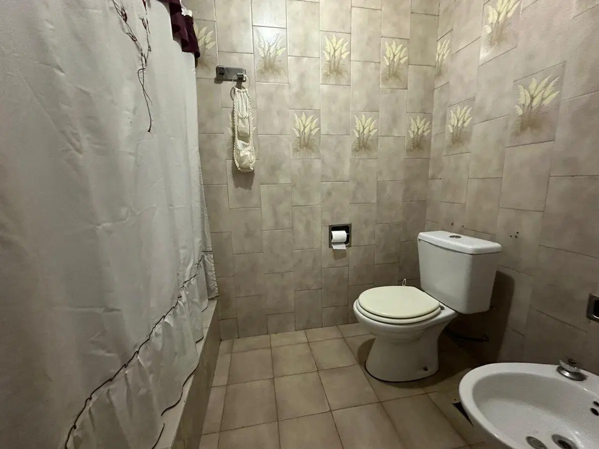 VENTA CASA 5 AMBIENTES /QUINCHO EN VILLA TESEI 4