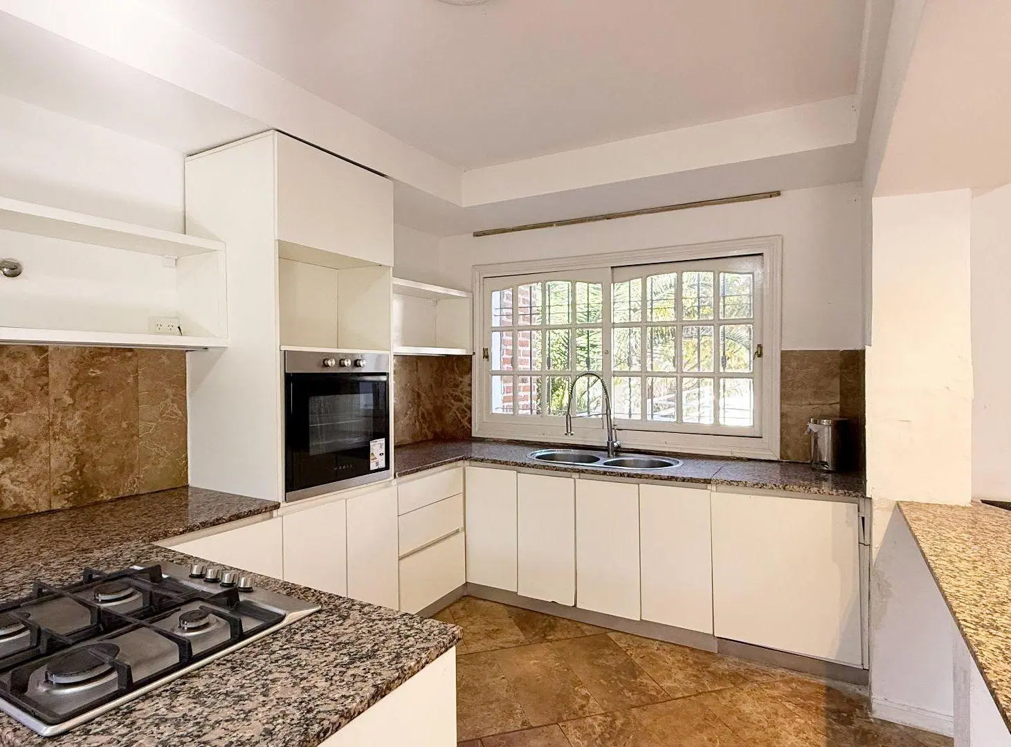 VENTA CASA 5 AMB HAEDO PILETA/QUINCHO PARQUE 2