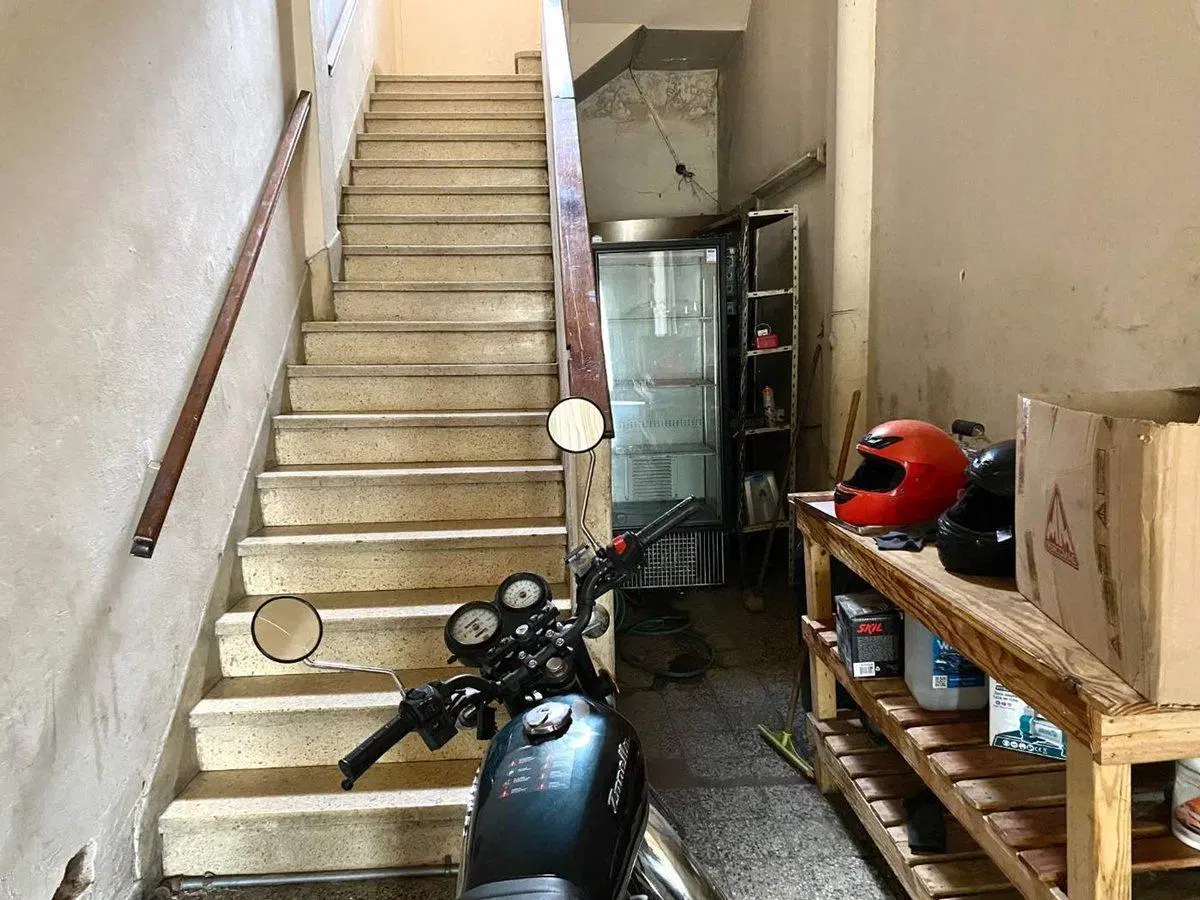 VENTA LOTE CON MEJORAS FRENTE A ESTACIÓN ELPALOMAR 2