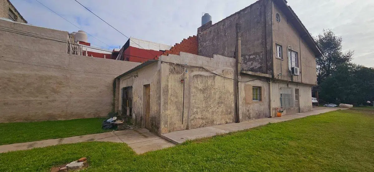 VENTA CASA 6 AMBIENTES CASEROS IDEAL MULTIFAMILIAR 4