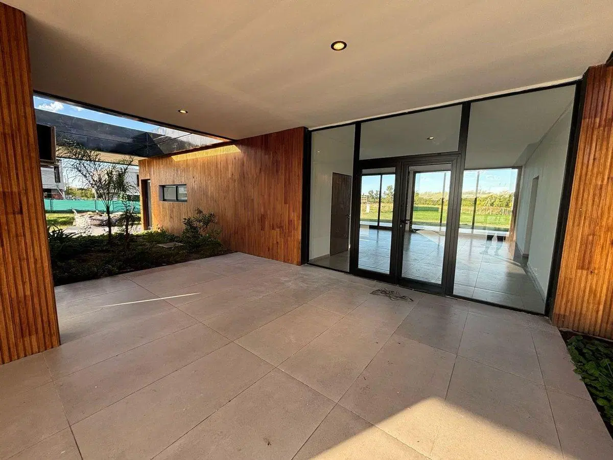 VENTA - EXCELENTE TERRENO EN VILLAGE PLAZA 2