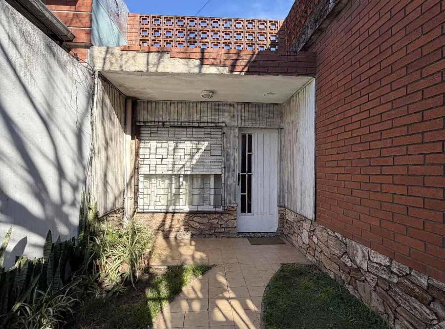 VENTA CASA 4AMB+LOCAL COMERCIAL/PILETA VILLA TESEI 4