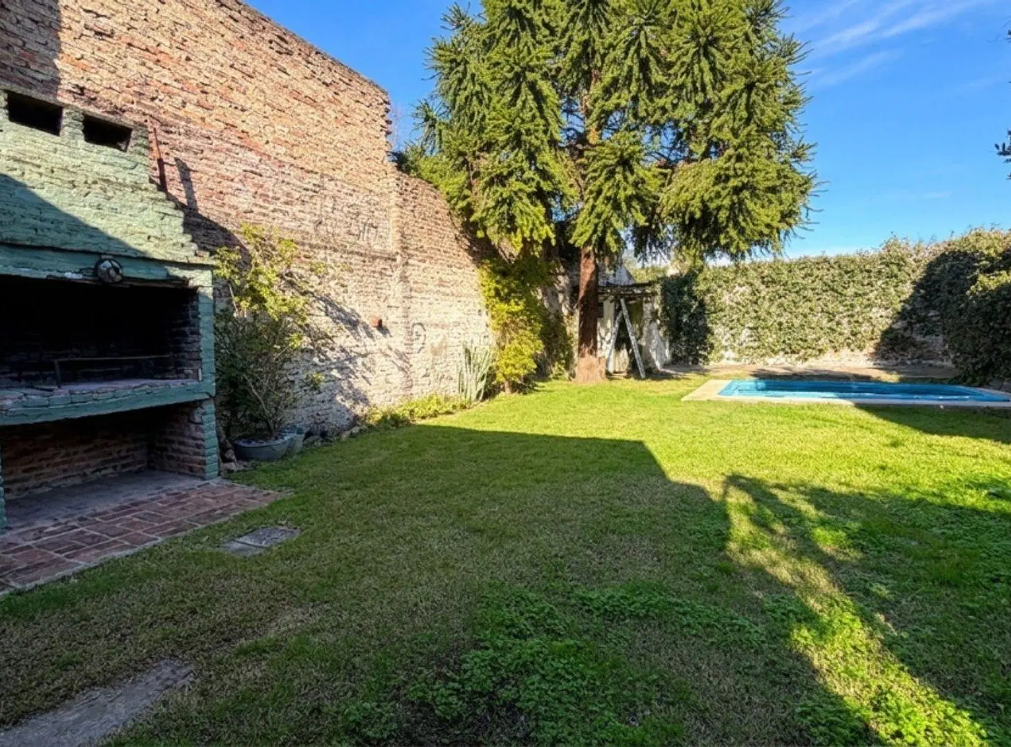 VENTA CASA 4AMB+LOCAL COMERCIAL/PILETA VILLA TESEI 8