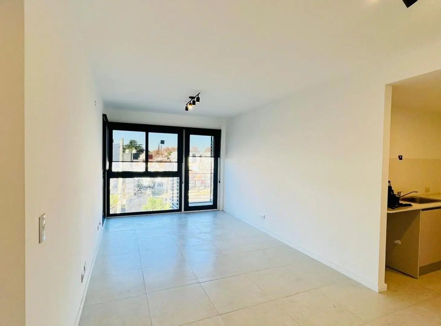 VENTA DEPTO - 2 AMB - COCHERA - VILANOVA HAEDO 8