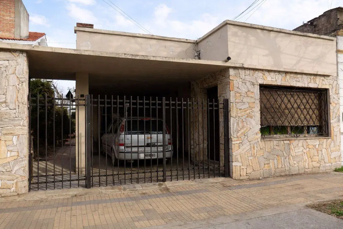 Venta Casa más departamento - Hurlingham - Centro 5