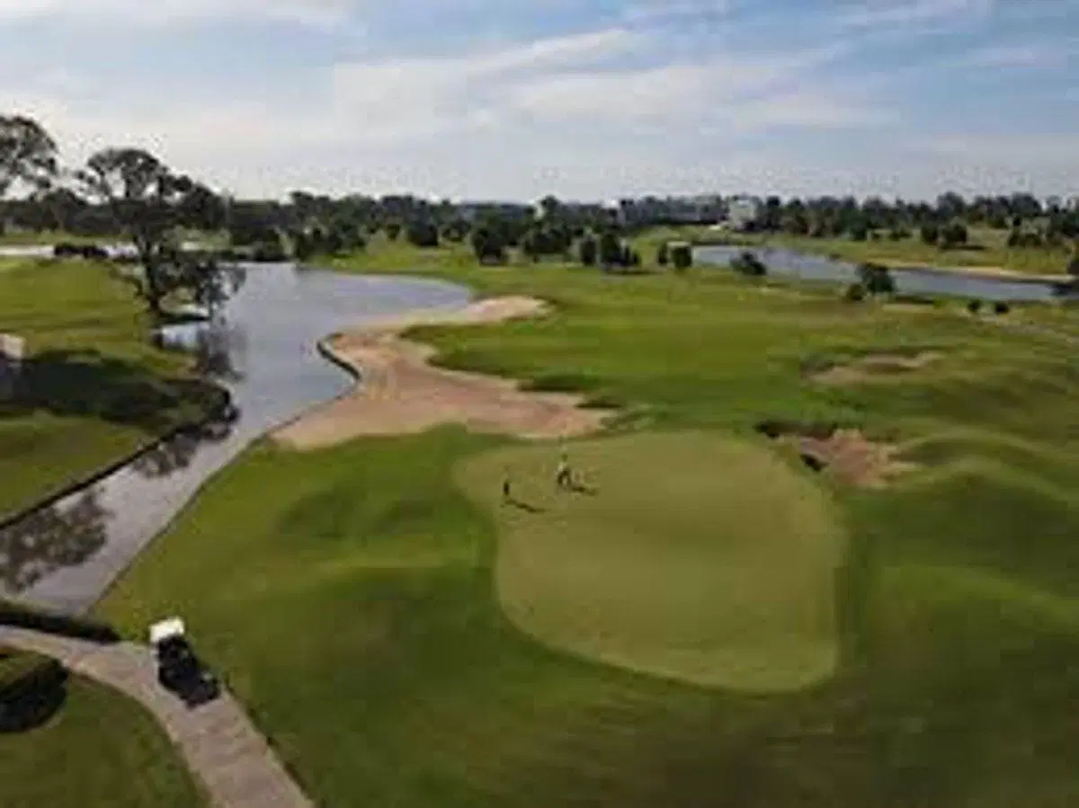 Venta de Terreno en Pilar Golf - oportunidad única 3