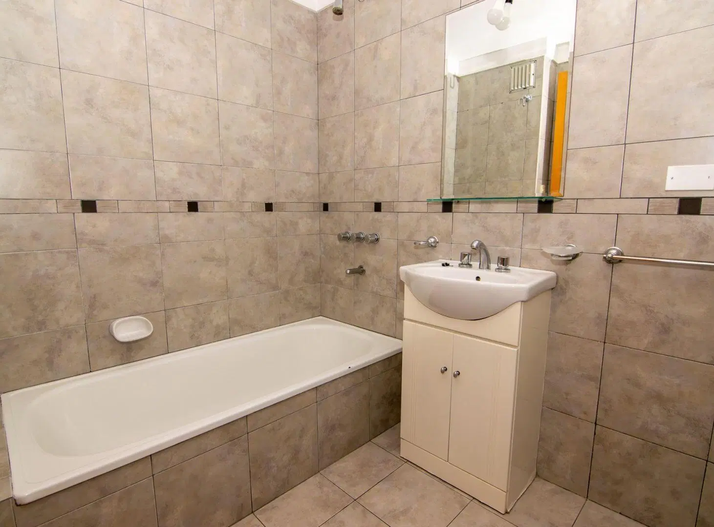 VENTA DEPTO 2 AMB MORON APTO CRED COCHERA BAULERA 3