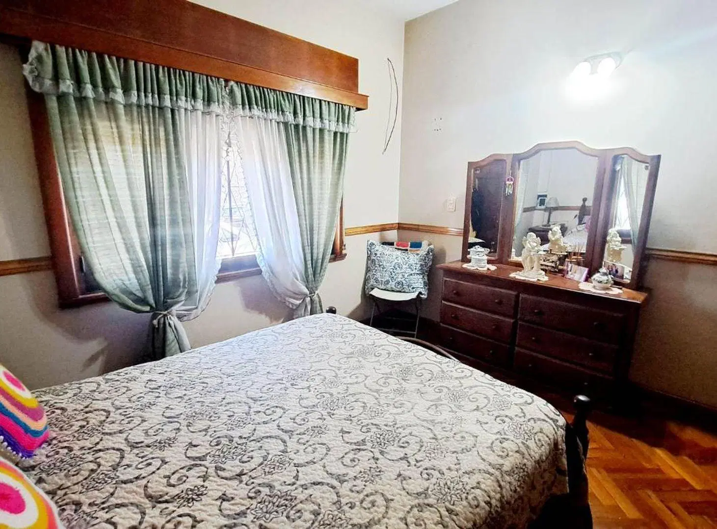 VENTA CASA 6 AMB MULTIFAMILIAR, GARAGE, V. BOSCH 8