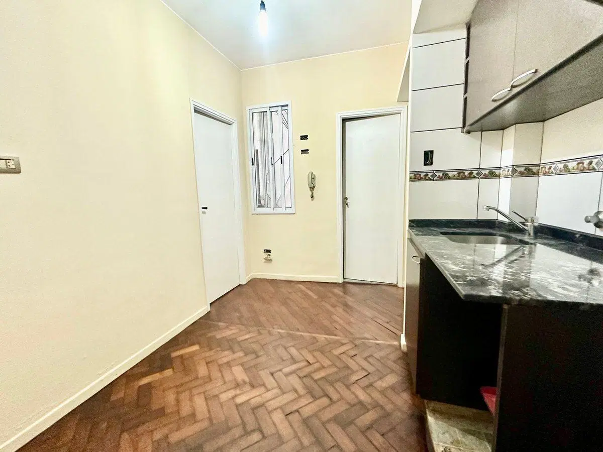 Venta Monoambiente con cocina separada- Balvanera 3