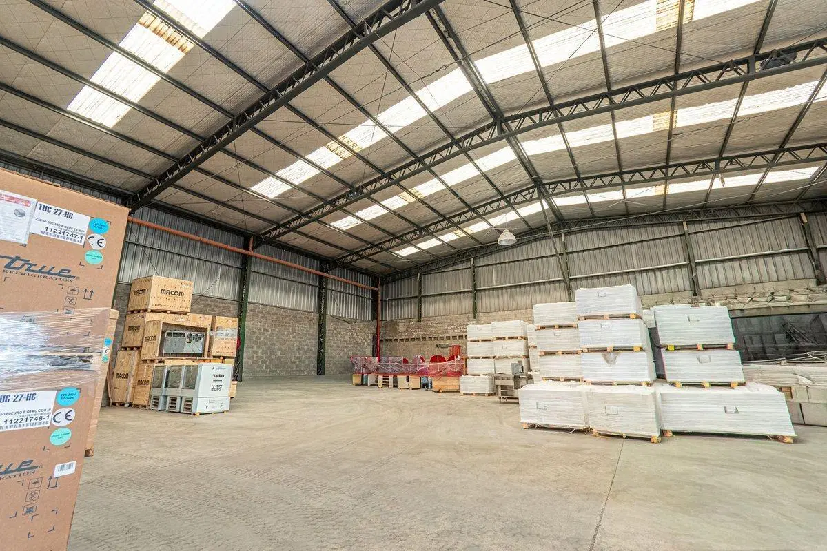 VENTA GALPÓN 1500M2 PASO DEL REY A 100M AC. OESTE 8