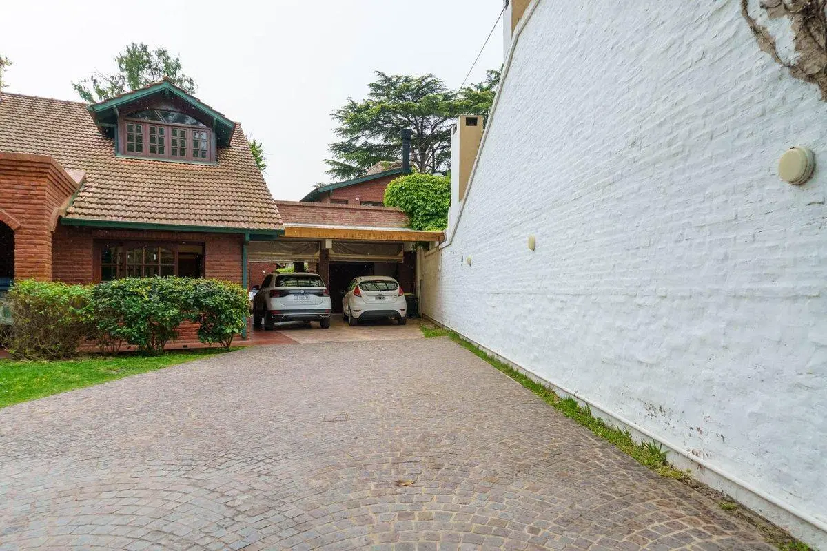 VENTA CASA PARQUE LELOIR-FRENTE CASCO-APTO CREDITO 4
