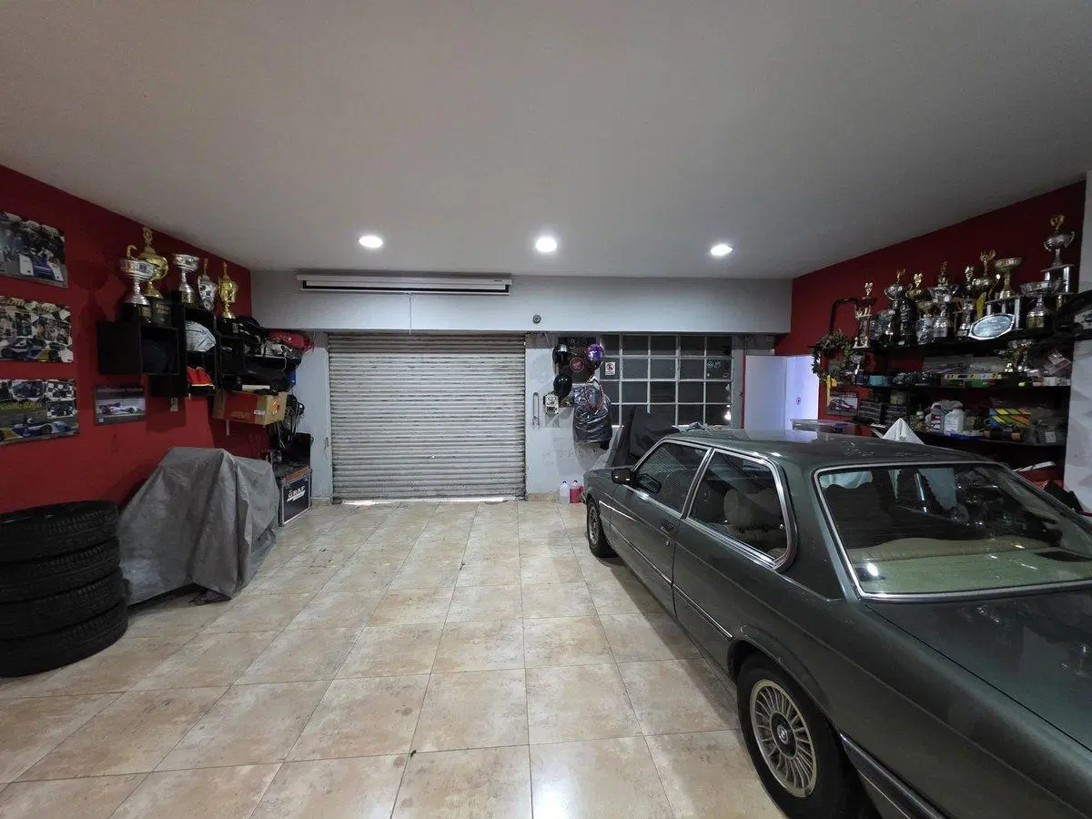 VENTA CASA 4 AMB CON TERRAZA EN TROPEZÓN PERMUTA 5