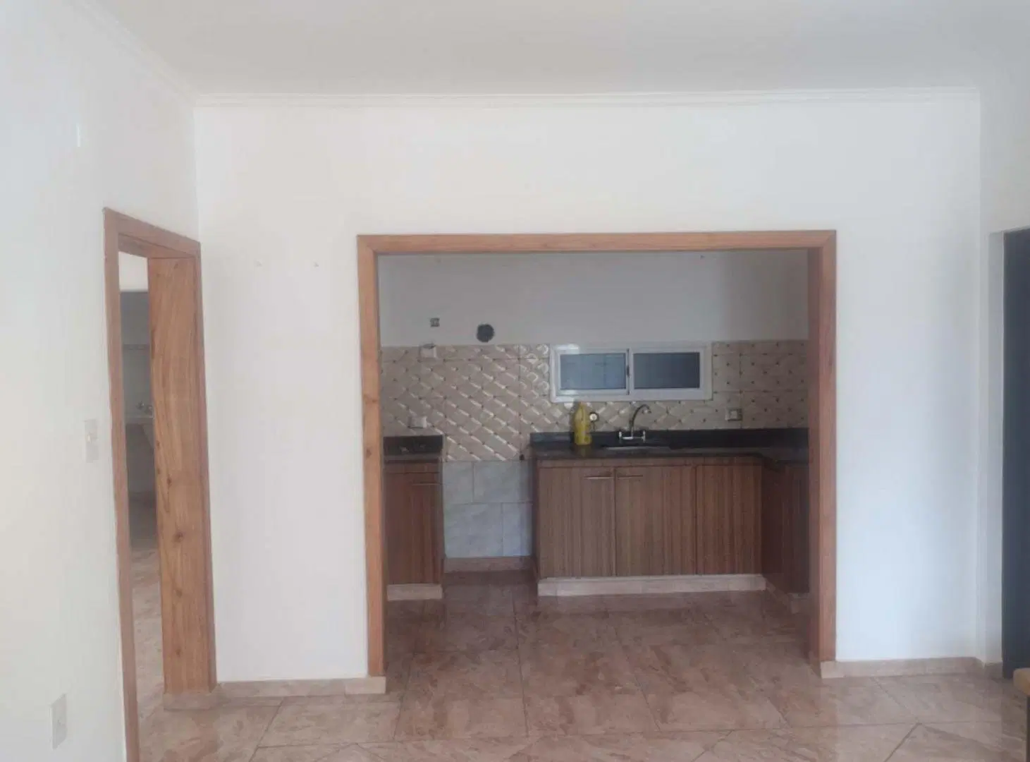 Venta Casa 6 Amb, Zarate, c/cochera + local comerc 8