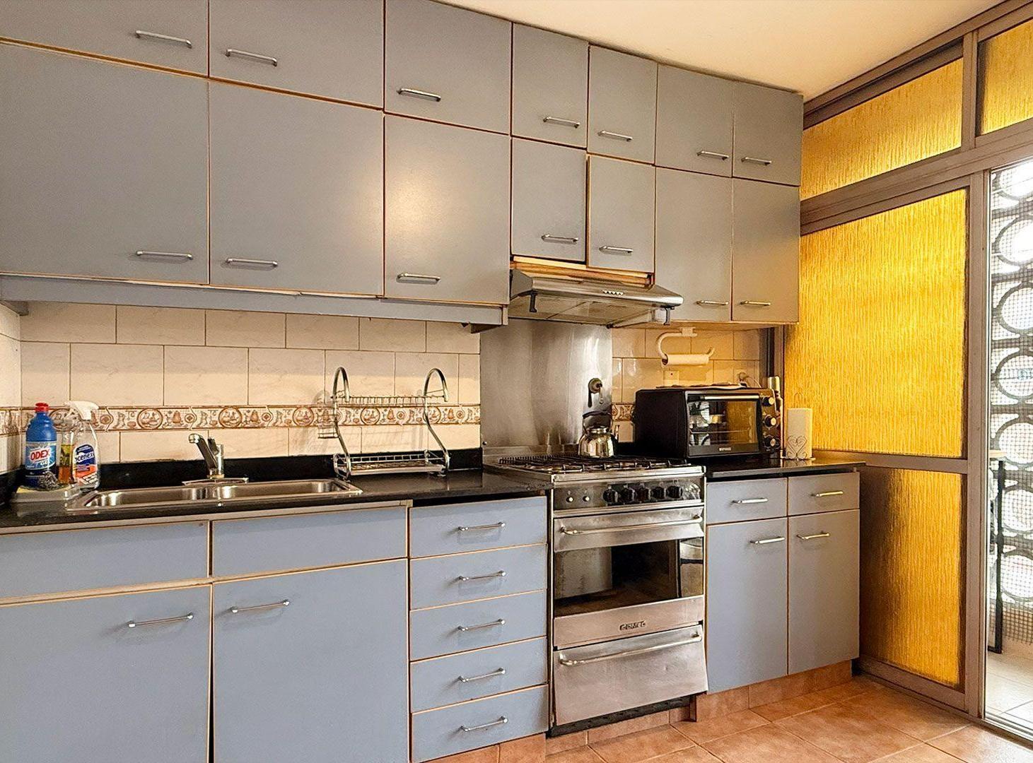 Foto de VENTA Depto de 4 amb en Ramos Mejía., imagen 4