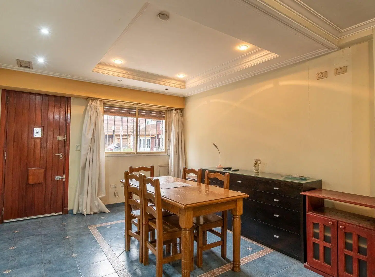 VENTA CASA 3 AMB. CON PILETA EN HAEDO 5